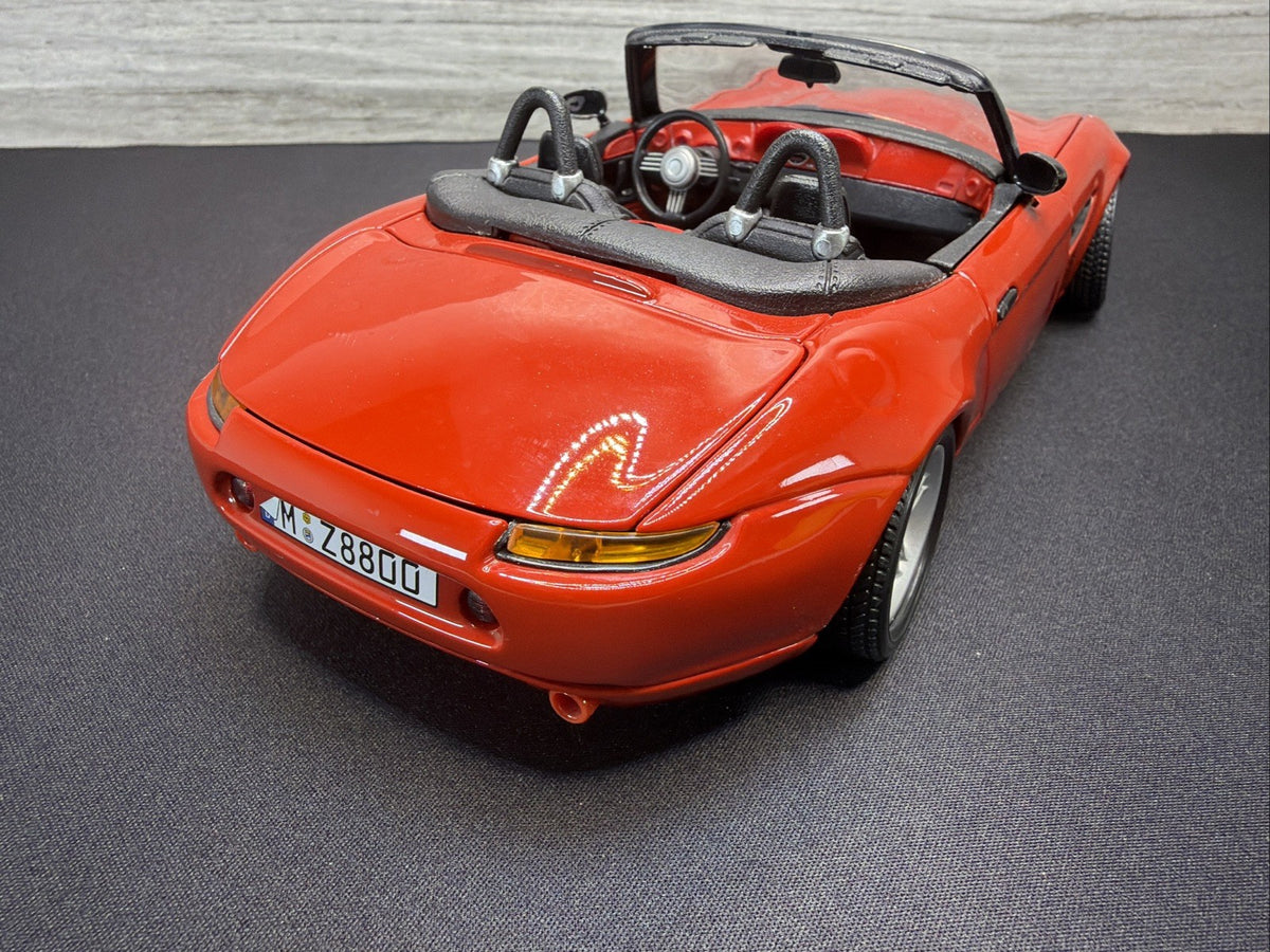Burago - BMW Z8 Convertible 15