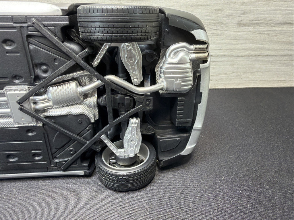 BMW X1 E84, 1:18 Scale Die-Cast Mode Blue , Kyosho  Mirror Damage No Box9