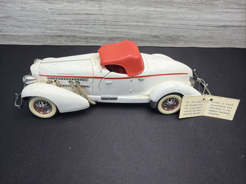 The Franklin Mint 1935 Auburn 851 Speedster  1:24 Scale White BARN FIND REPAIR0