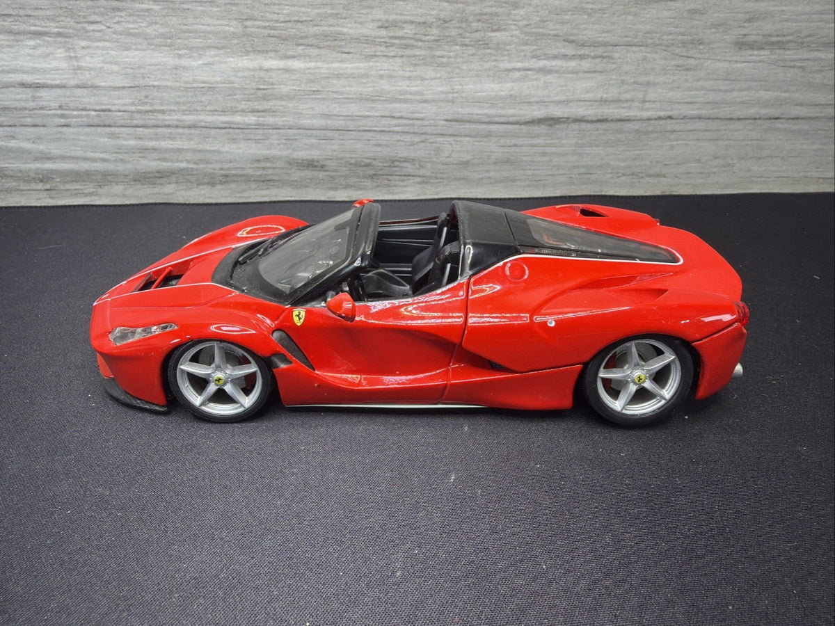 Ferrari LaFerrari F70 Aperta Red Diecast 1:24 Scale Model Car - Bburago 26022RD5