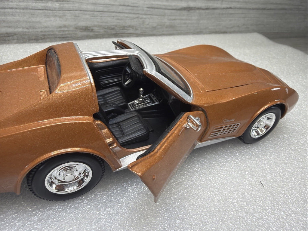 Maisto 1970 Chevrolet Corvette Stingray 1/24 Diecast  Nice Condition No Box10