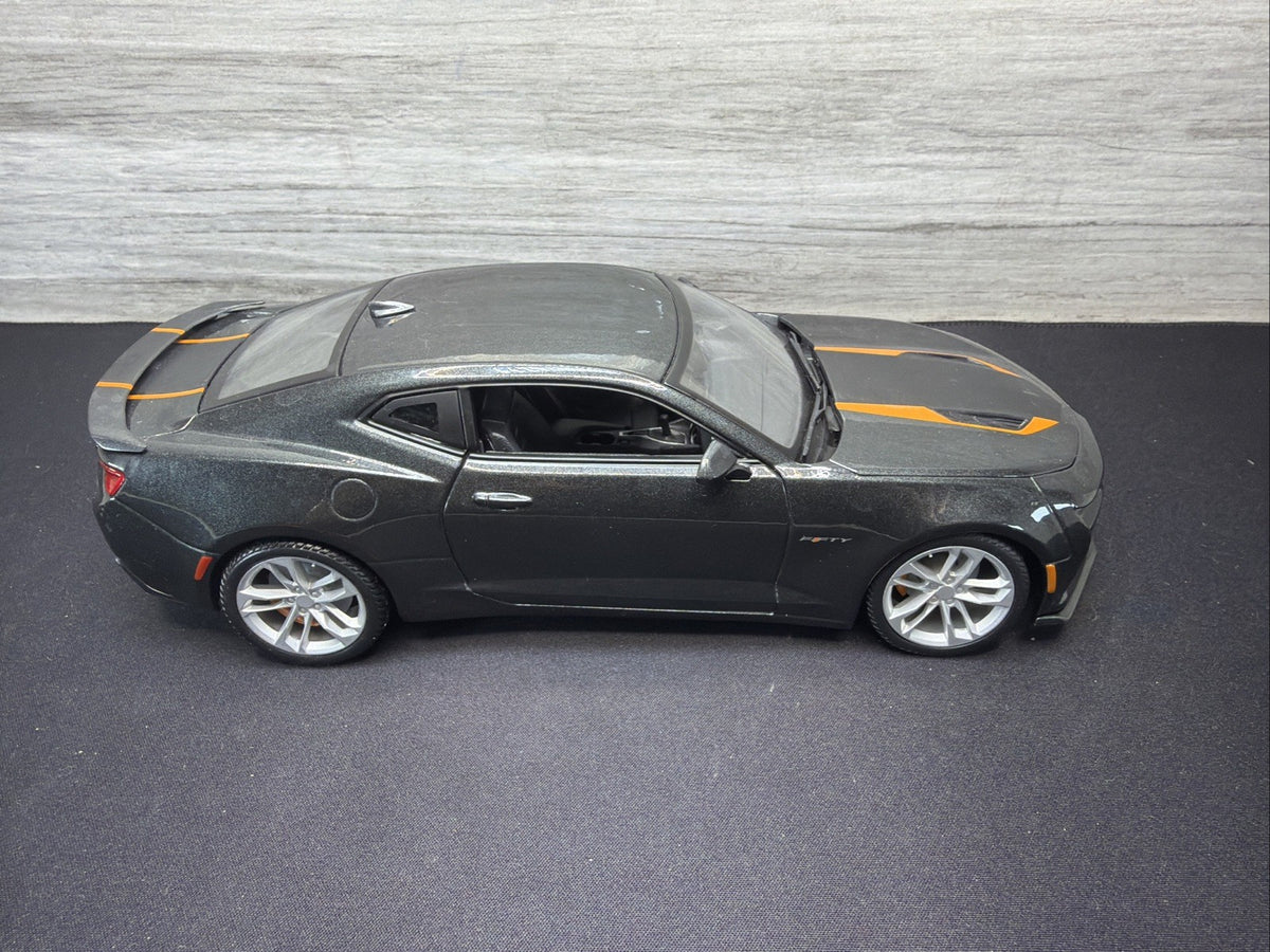 Gray 1/18 2017 Chevrolet Camaro 50th Anniversary Die-cast Maisto No Box5