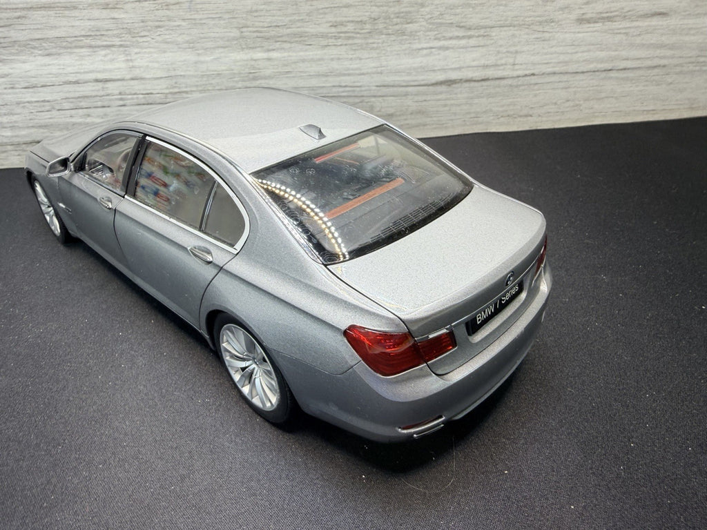 RARE BLACK Kyosho 1:18 BMW 750Li DEALER  SOME MINOR REPAIR NICE NO BOX7