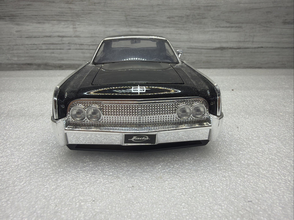 Jada 1963 Lincoln Continental Black  Diecast 1:24 Scale Nice Rare No Box10