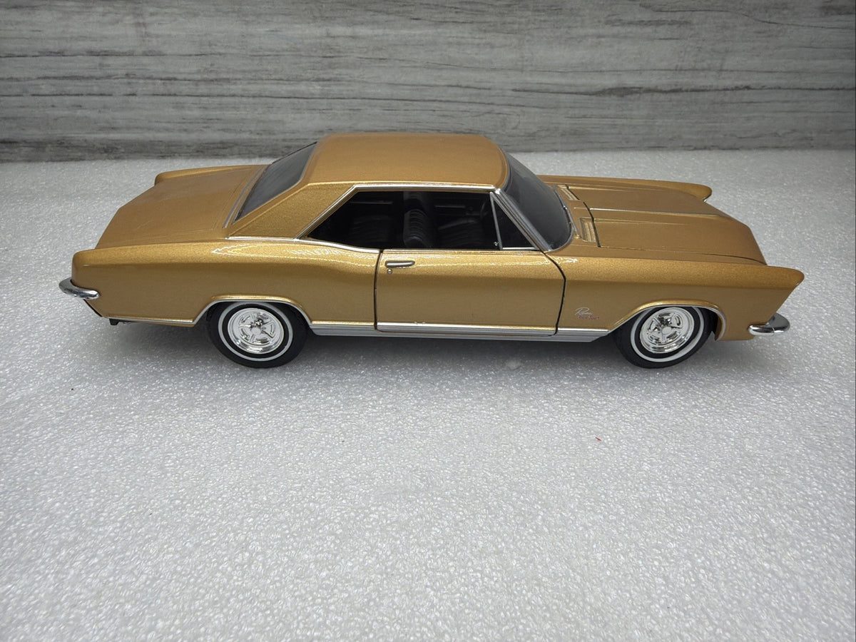 1965 BUICK RIVIERA GRAND SPORT HARD TOP WELLY 24072 1/24 DIECAST CAR GOLD NO BOX0
