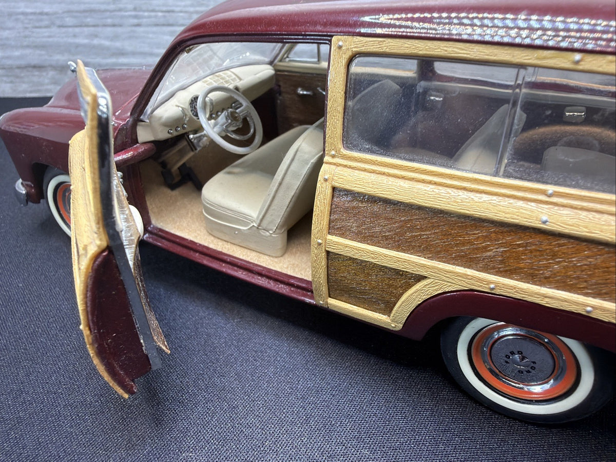 Damaged Franklin Mint Woody Wagon Ford 1949 Acceptable Condition13